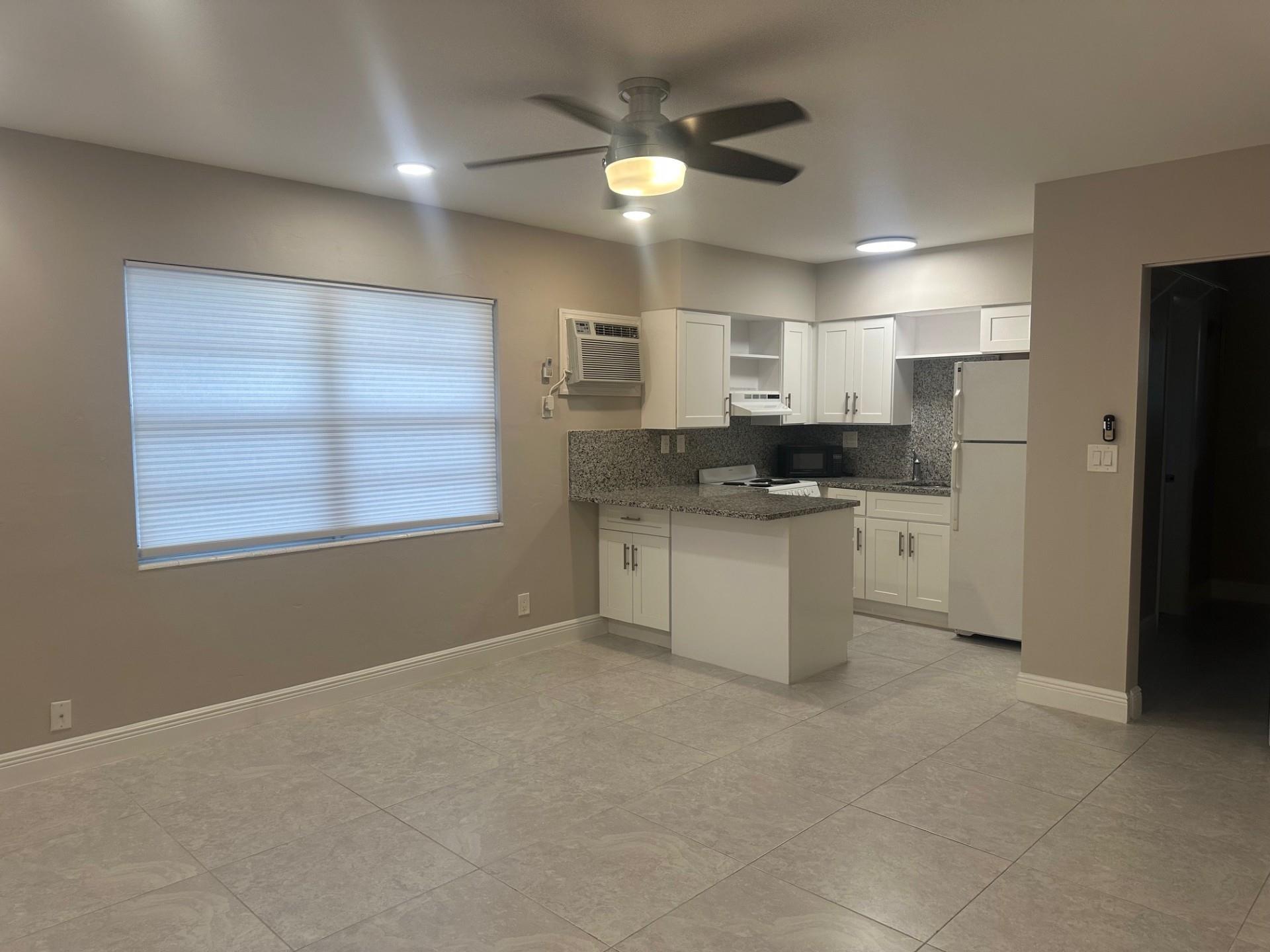 2725 Middle River Drive 10
