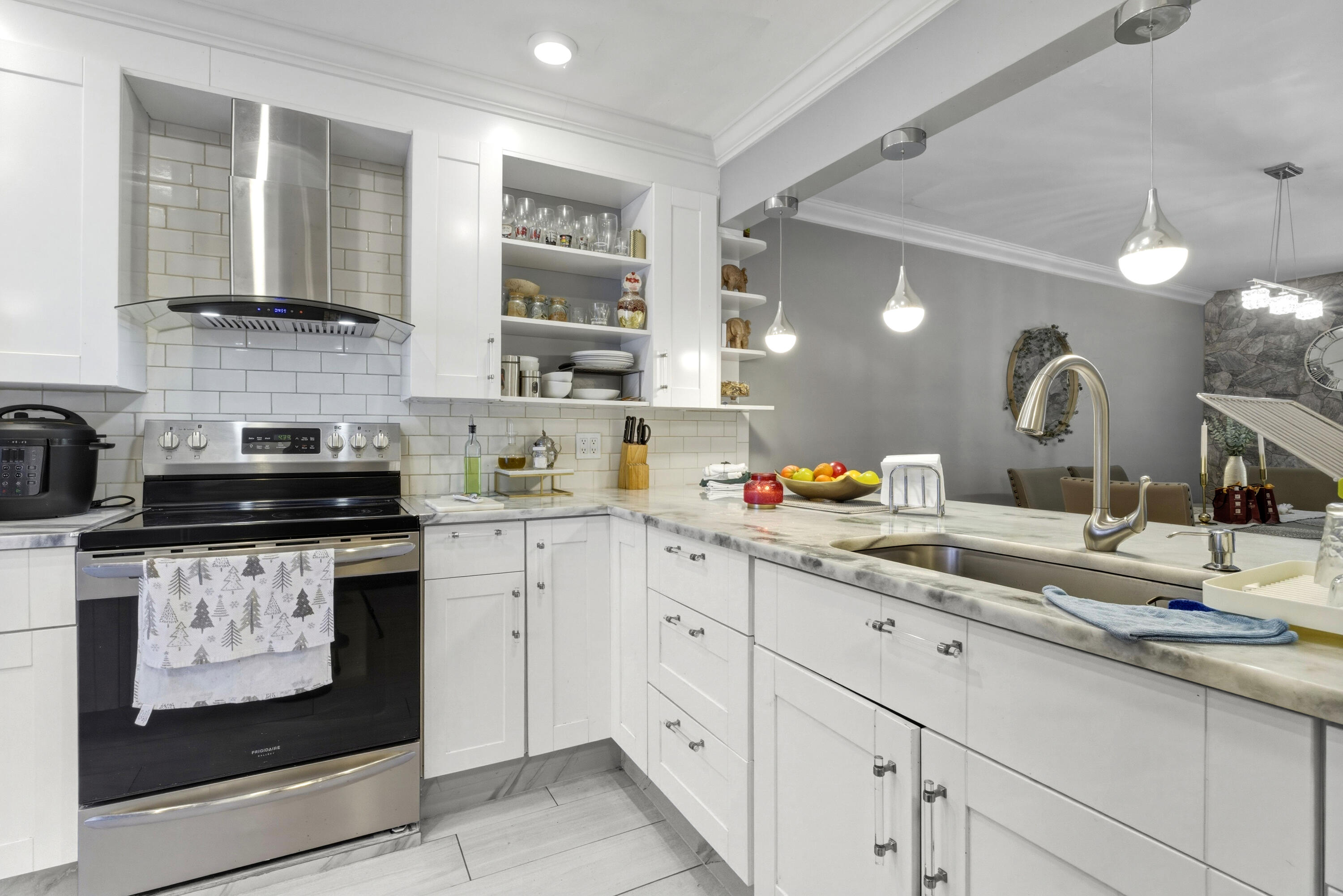 CRYSTAL VIEW TOWNHOMES - Residential