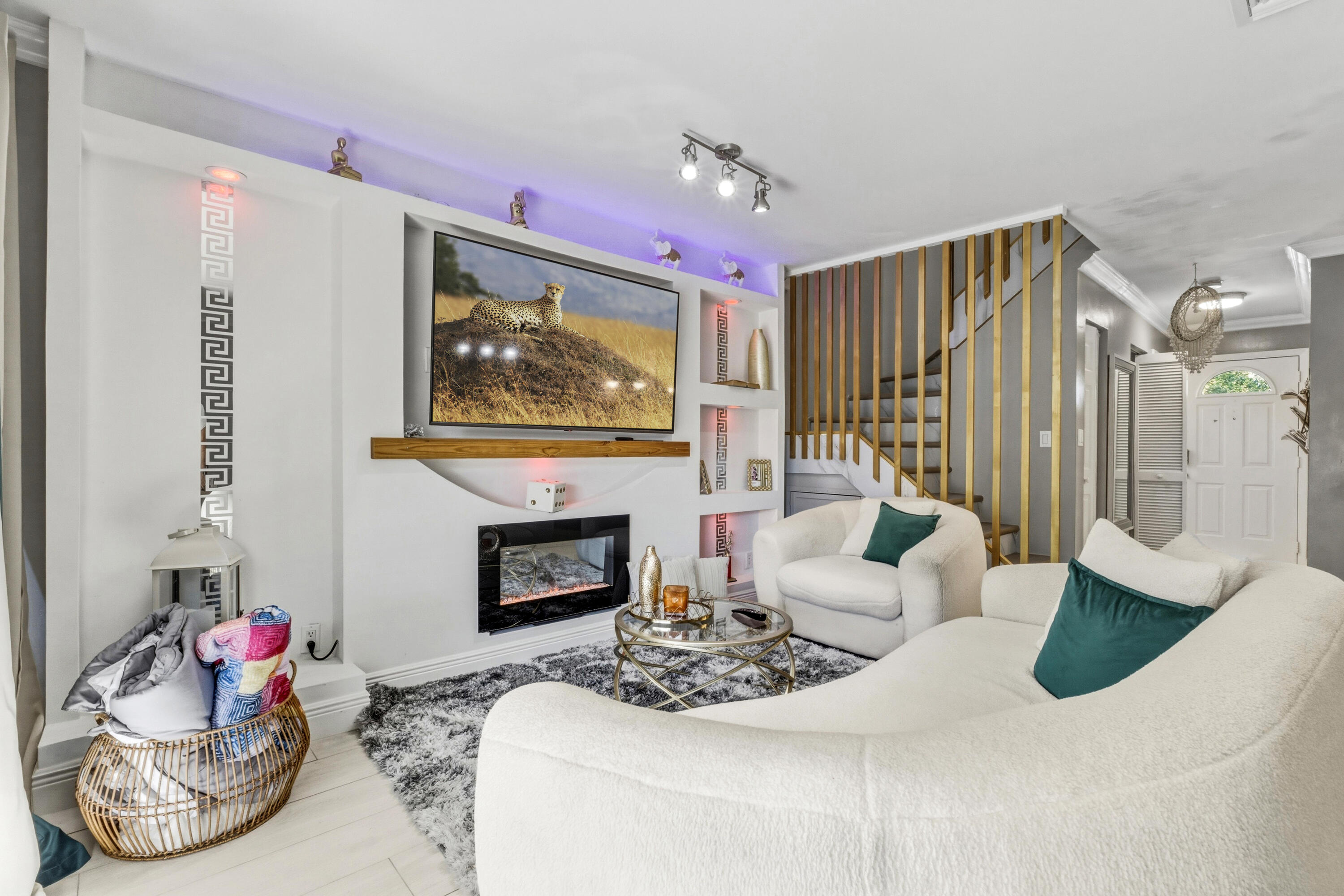 CRYSTAL VIEW TOWNHOMES - Residential