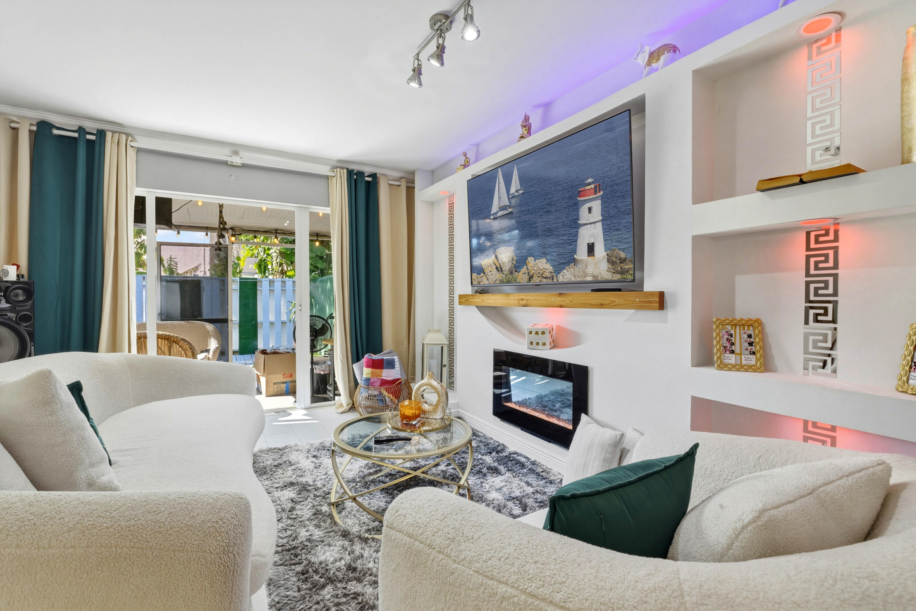 CRYSTAL VIEW TOWNHOMES - Residential