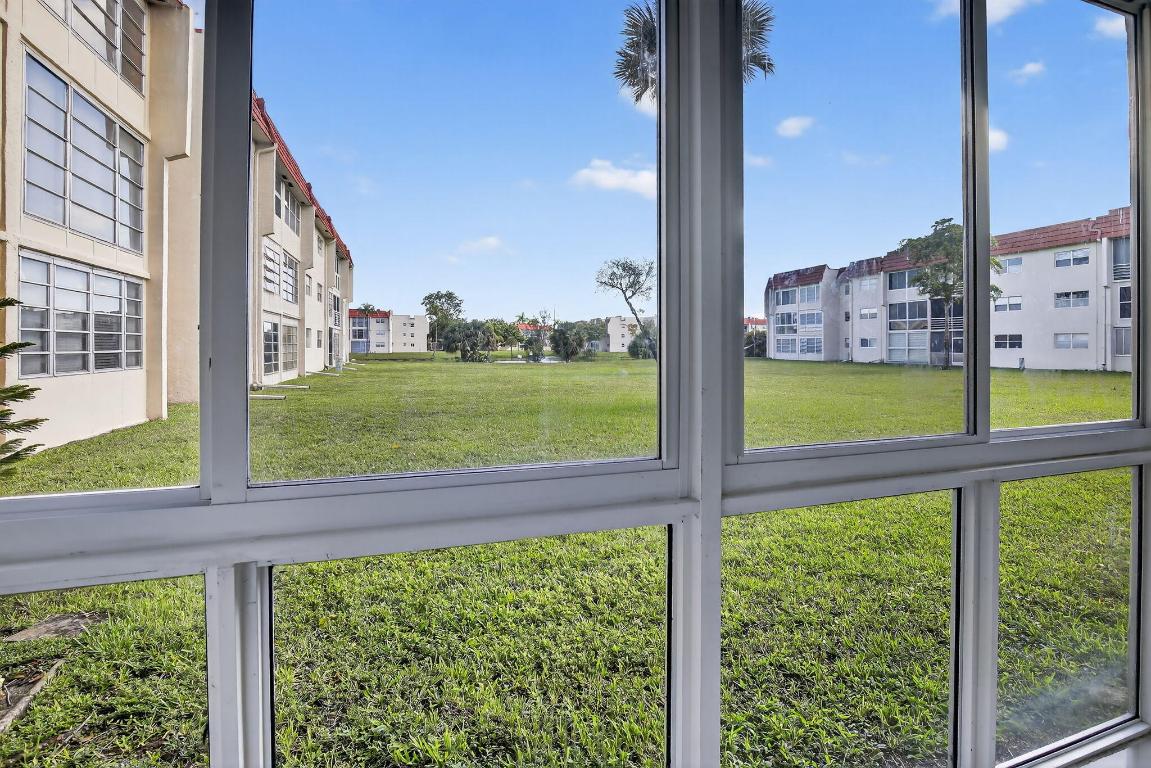 SUNRISE LAKES 18 CONDO - Residential