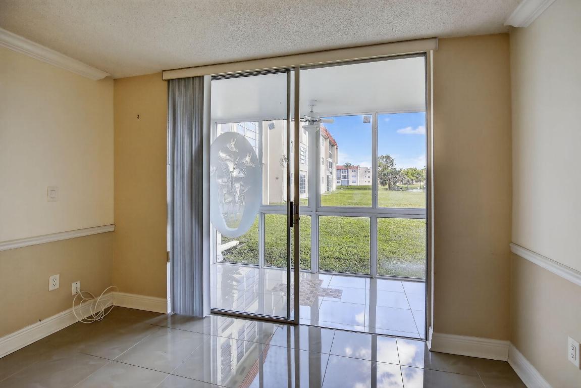 SUNRISE LAKES 18 CONDO - Residential