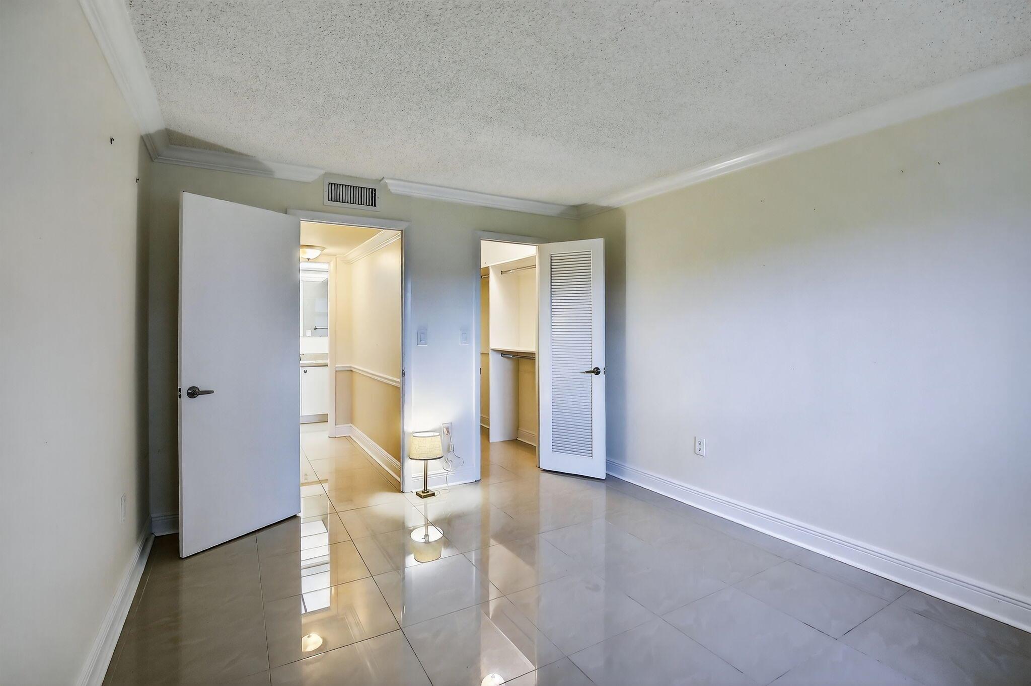 SUNRISE LAKES 18 CONDO - Residential