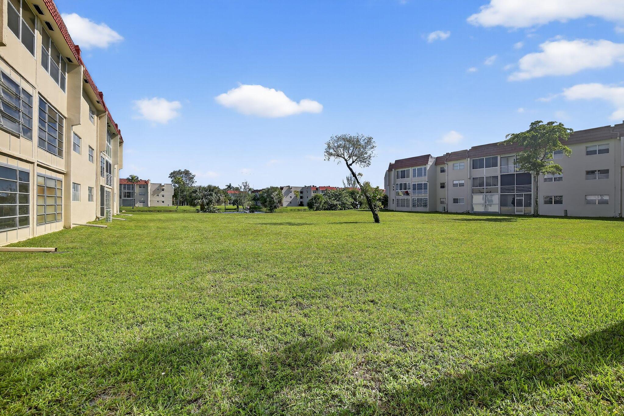 SUNRISE LAKES 18 CONDO - Residential