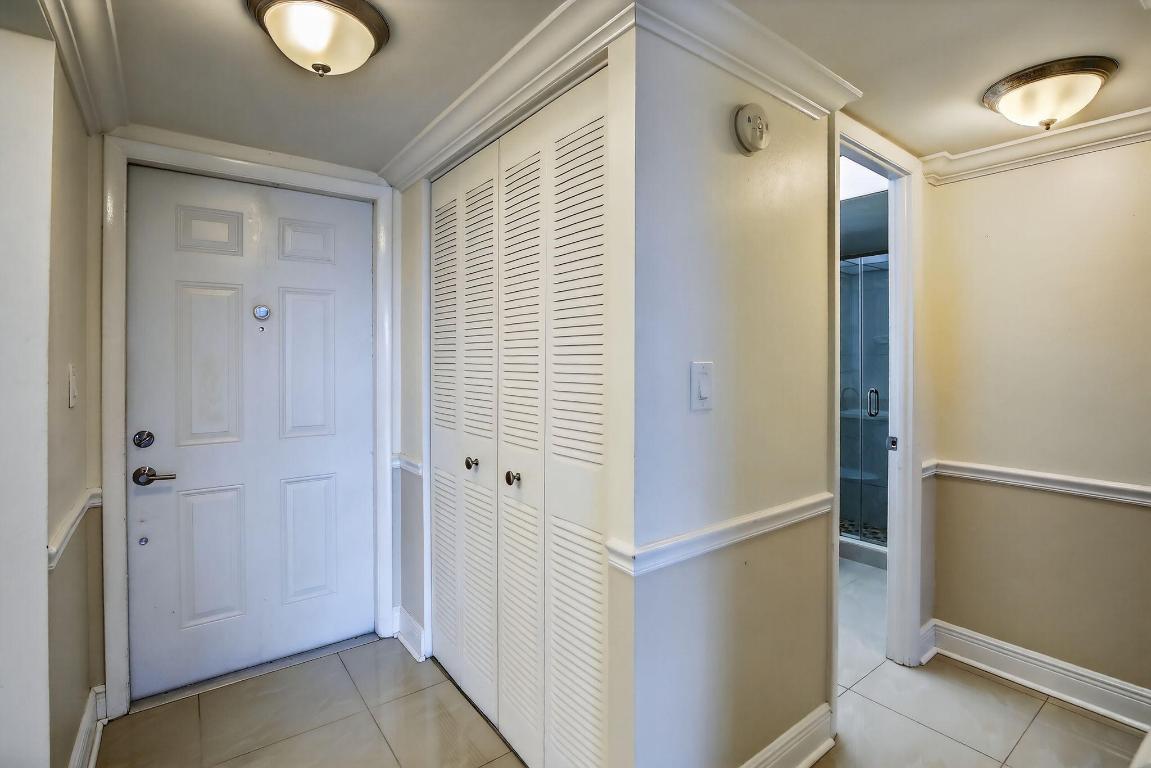 SUNRISE LAKES 18 CONDO - Residential