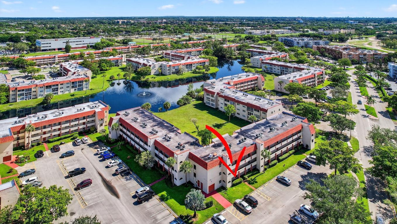 SUNRISE LAKES 18 CONDO - Residential