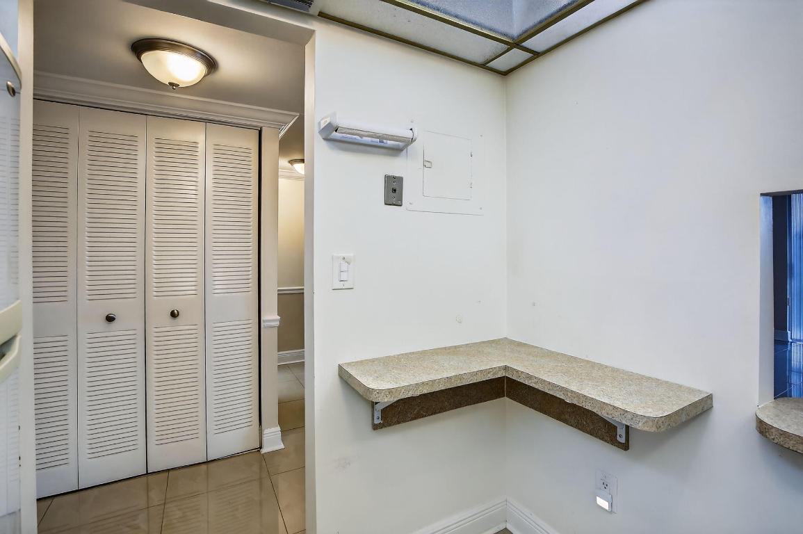 SUNRISE LAKES 18 CONDO - Residential