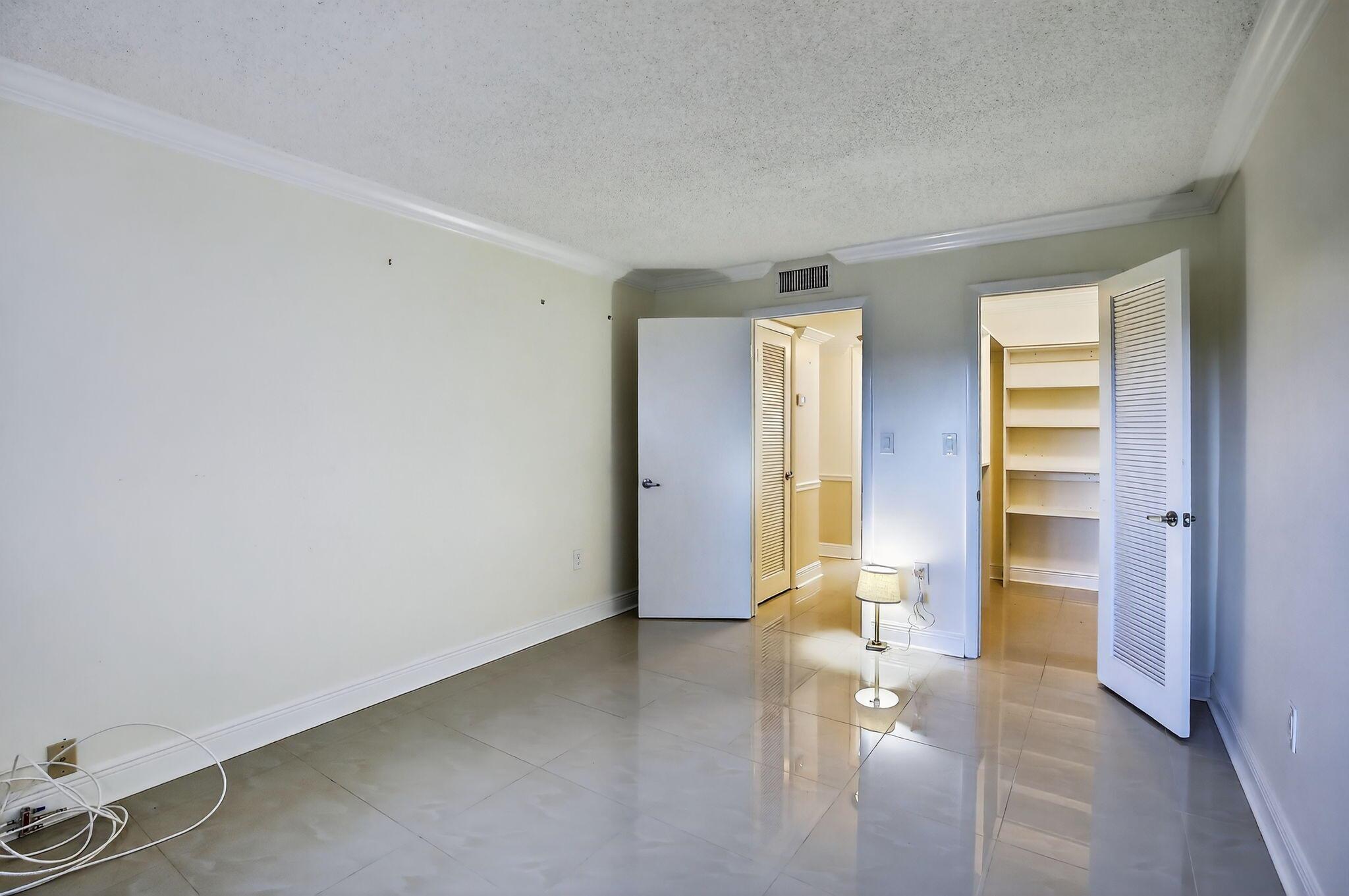 SUNRISE LAKES 18 CONDO - Residential