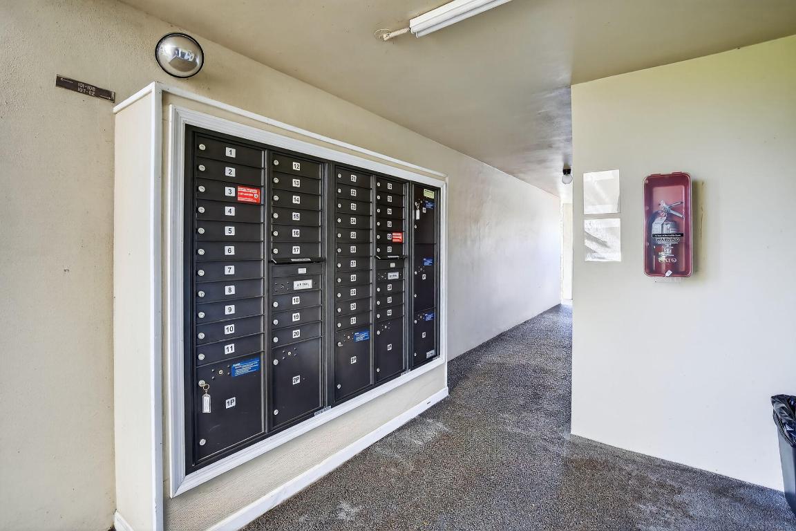 SUNRISE LAKES 18 CONDO - Residential