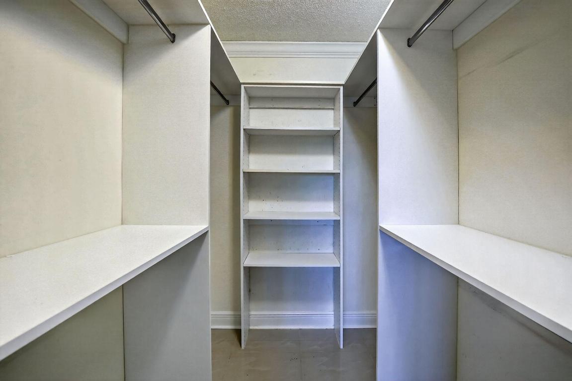 SUNRISE LAKES 18 CONDO - Residential