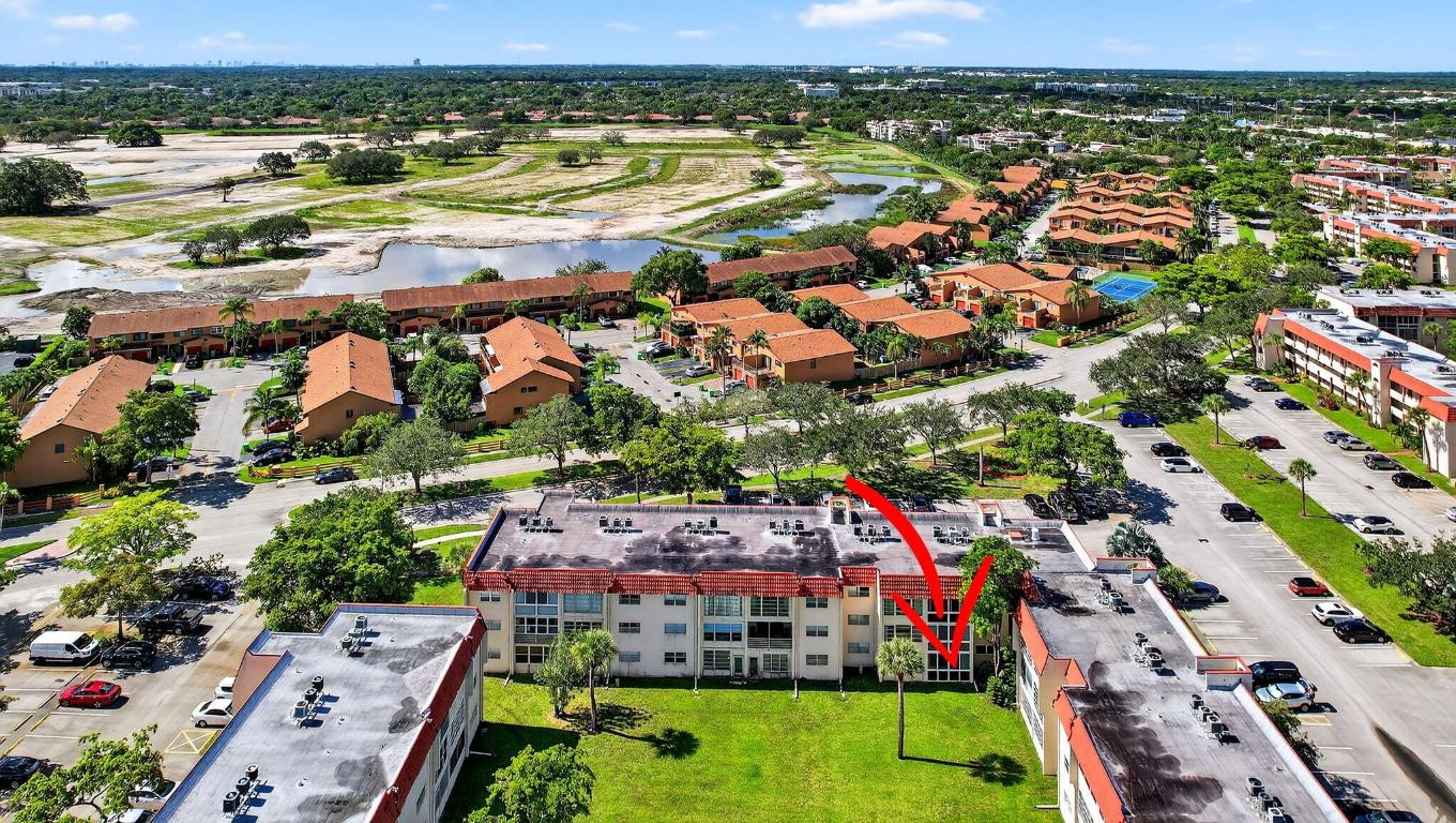 SUNRISE LAKES 18 CONDO - Residential