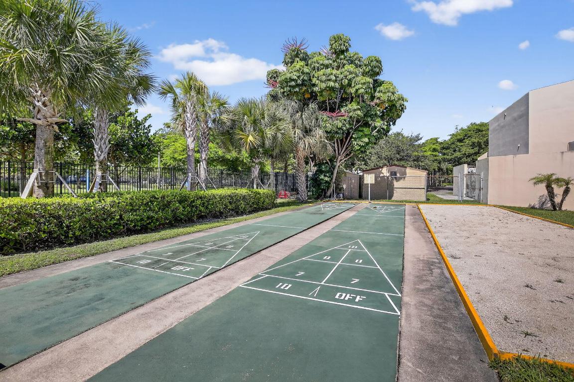 SUNRISE LAKES 18 CONDO - Residential