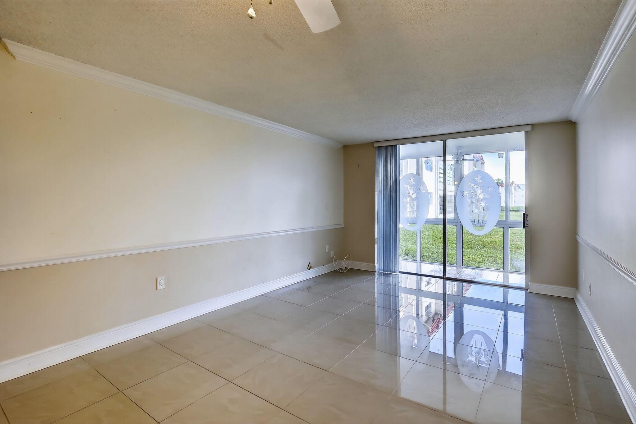 SUNRISE LAKES 18 CONDO - Residential