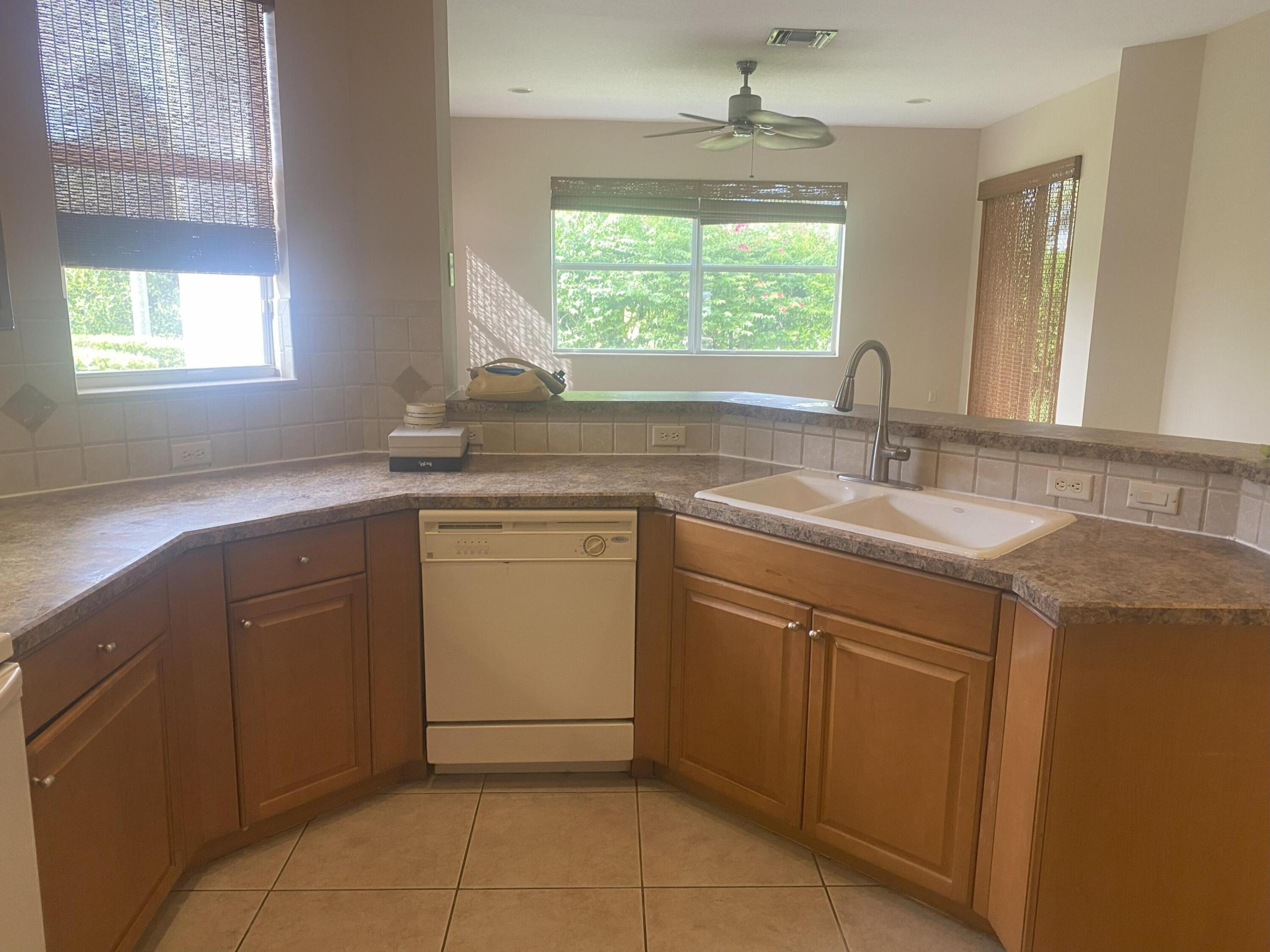 906 Mariner Bay Boulevard