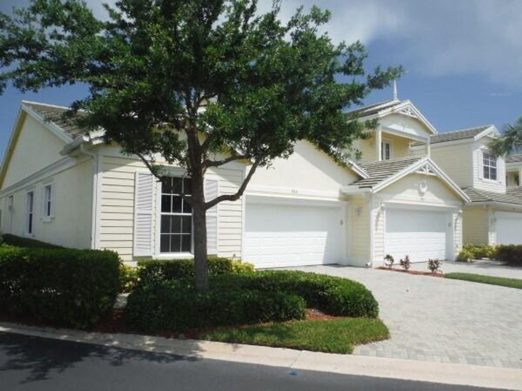 Photo of 906 Mariner Bay Boulevard, Fort Pierce, FL 34949 (MLS # B26008210)
