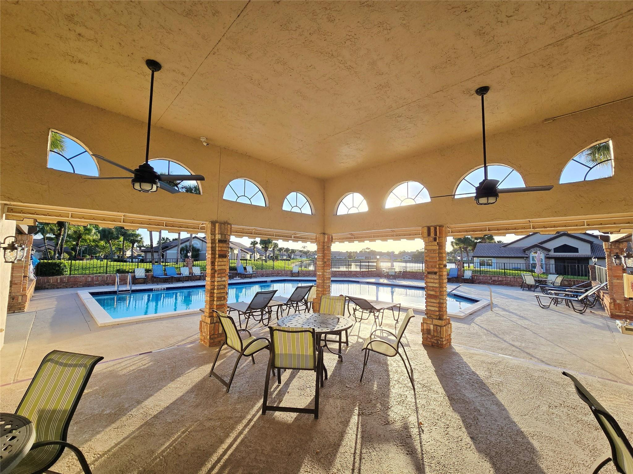 ABERDEEN PL 4 - Residential