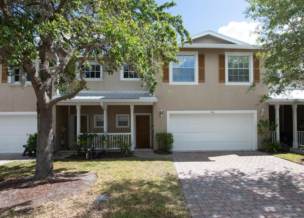 Photo of 616 NE Bent Paddle Lane, Port St Lucie, FL 34983 (MLS # R10876978)