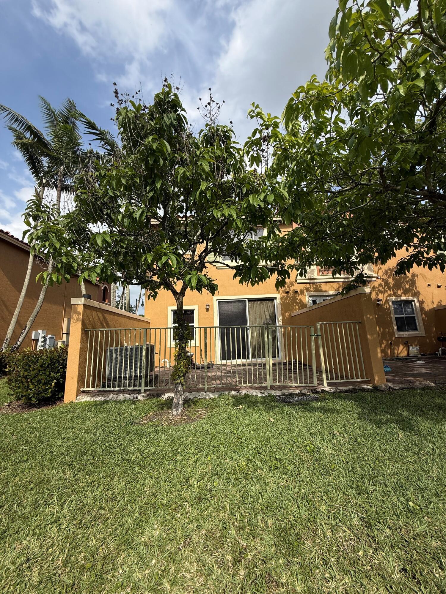PEMBROKE CAY CONDO - Residential Lease