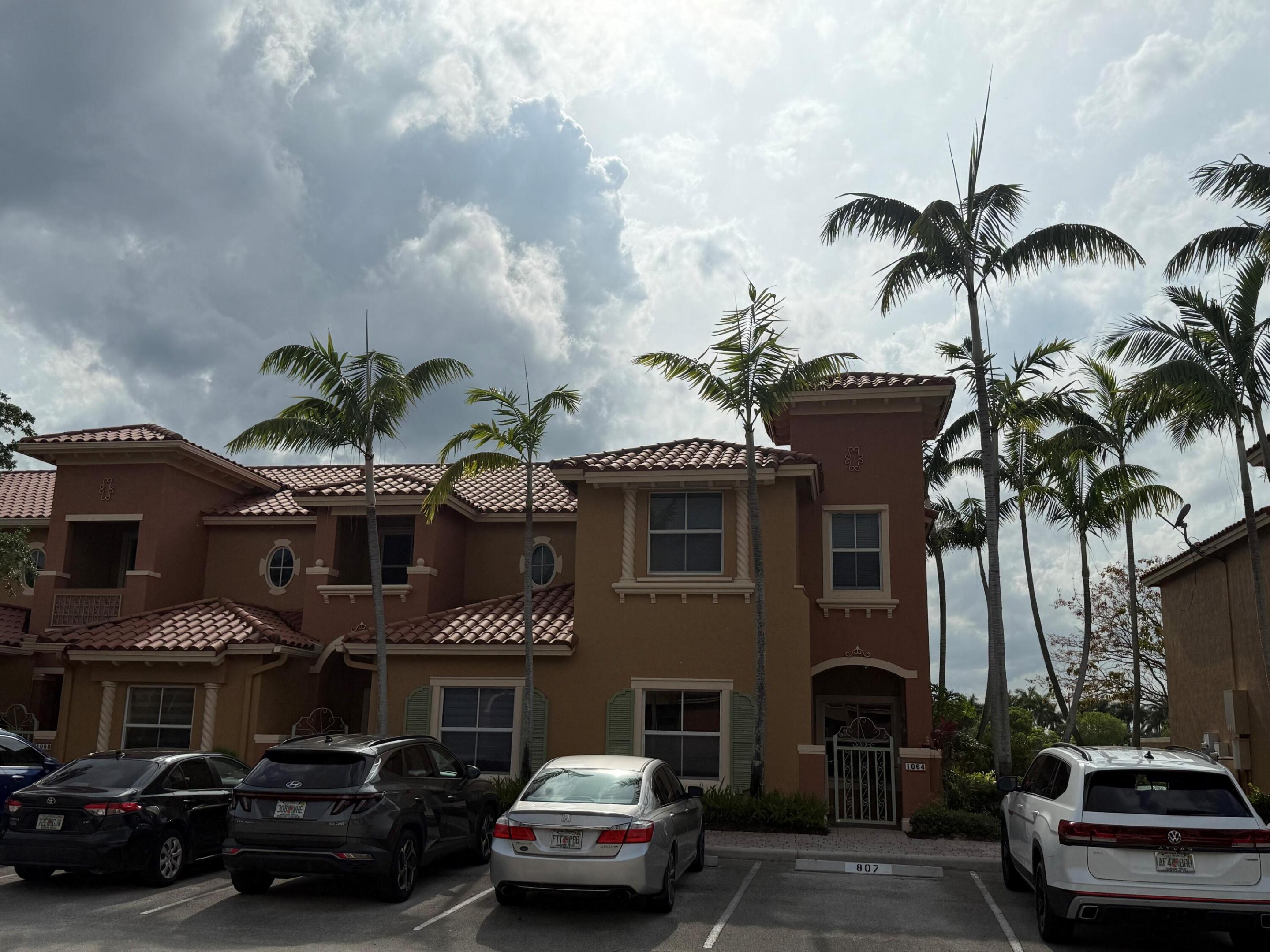 PEMBROKE CAY CONDO - Residential Lease