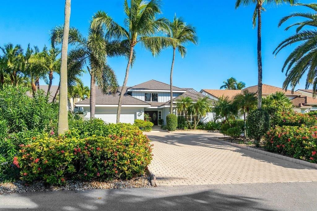 Photo of 6947 SE Harbor Circle, Stuart, FL 34996 (MLS # R10761708)