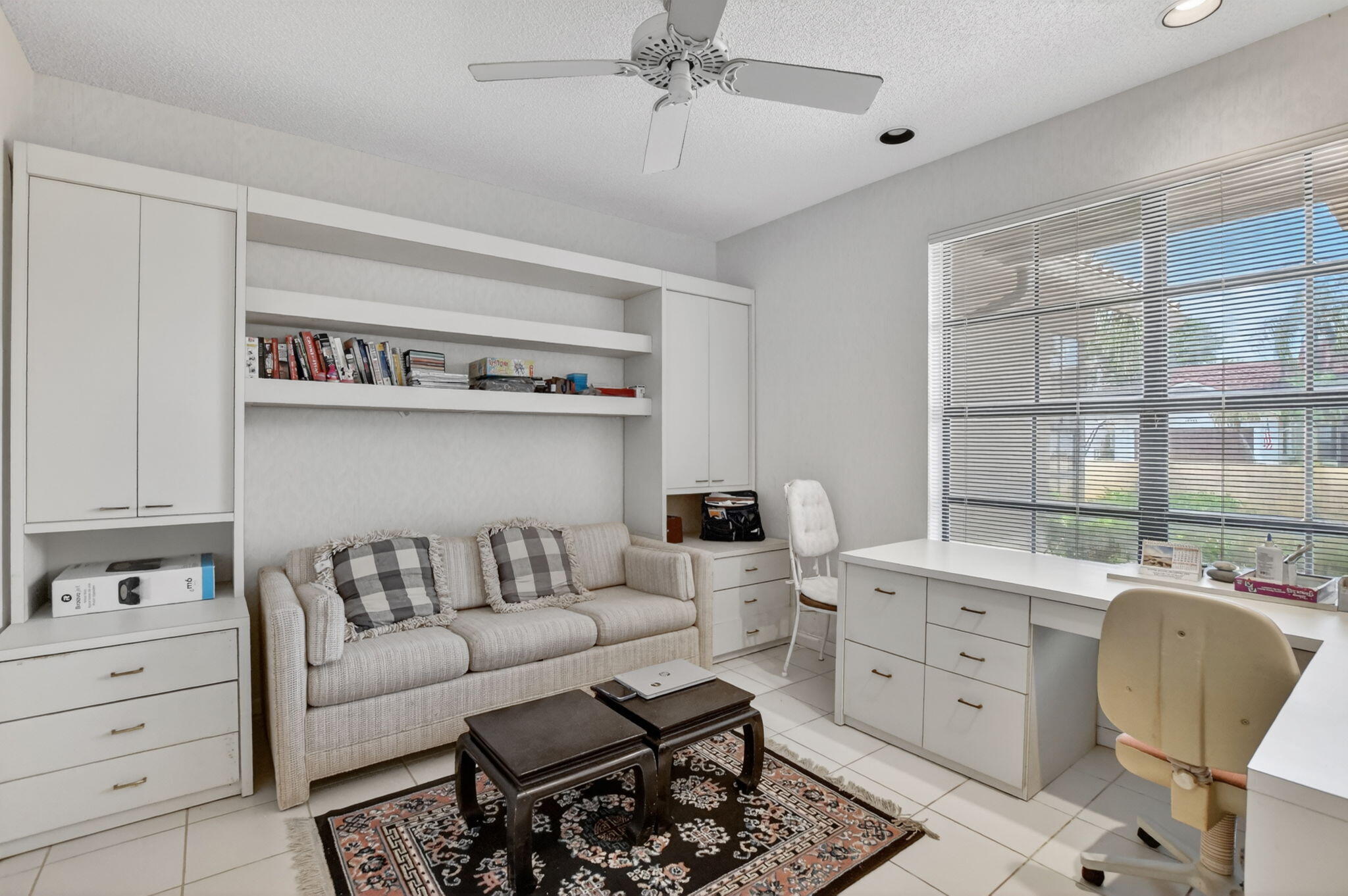 BOCA GREENS 9 - Residential