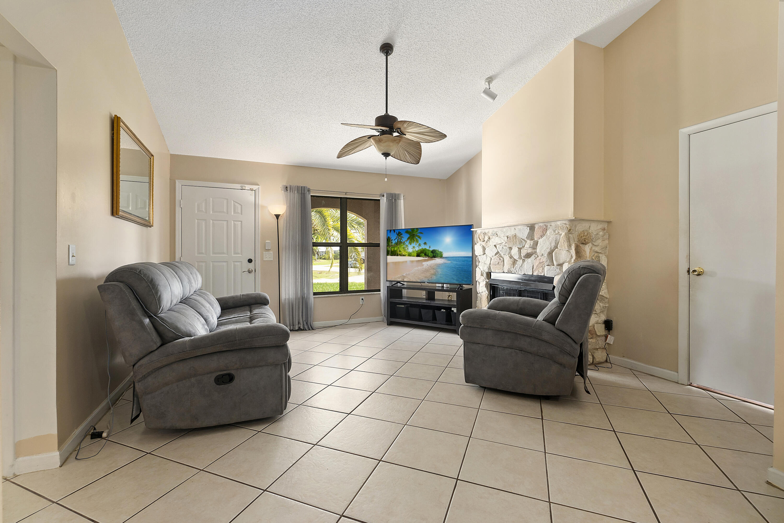 PORT ST LUCIE SECTION 25 - Residential