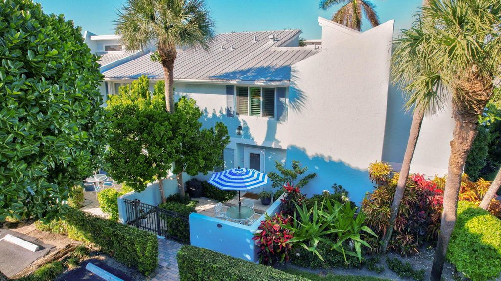 Photo of 1000 Ocean Terrace #2, Delray Beach, FL 33483 (MLS # R11041034)