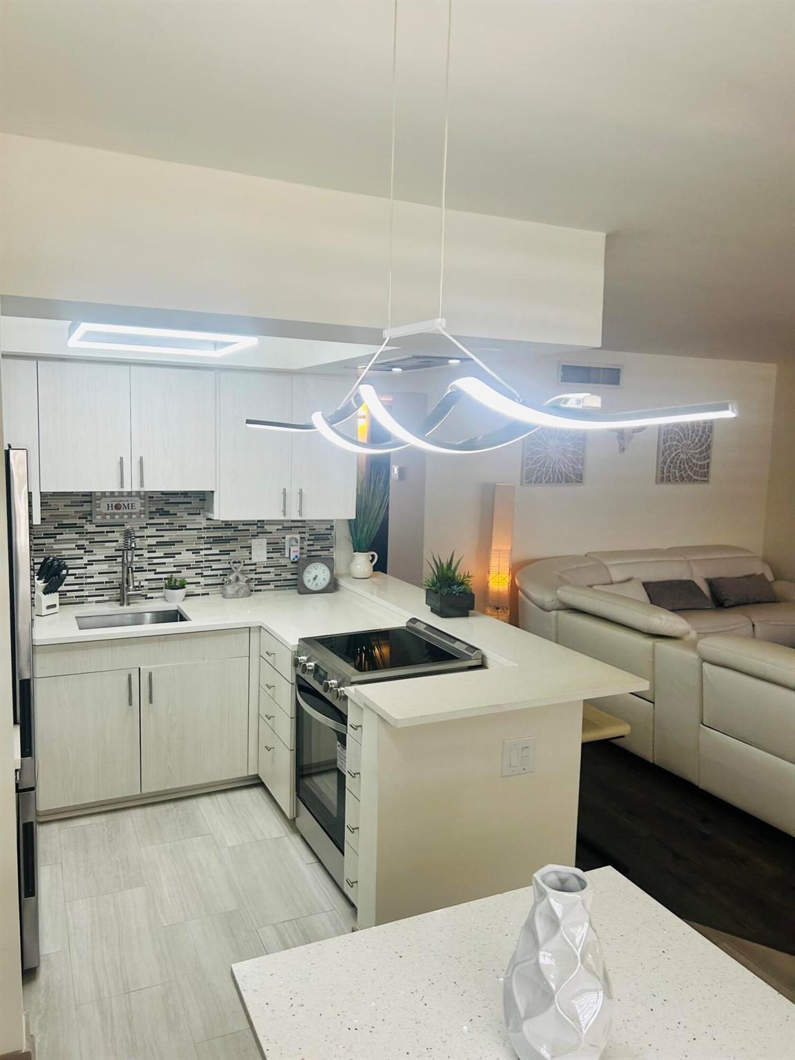 1152 NW 30th Court 212