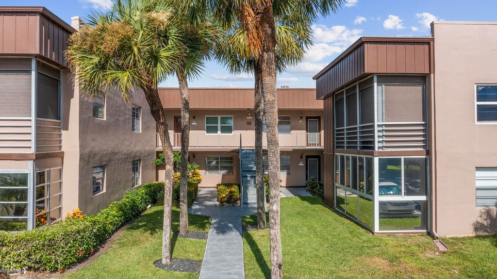 Photo of 344 Piedmont, Delray Beach, FL 33484 (MLS # B26003447)