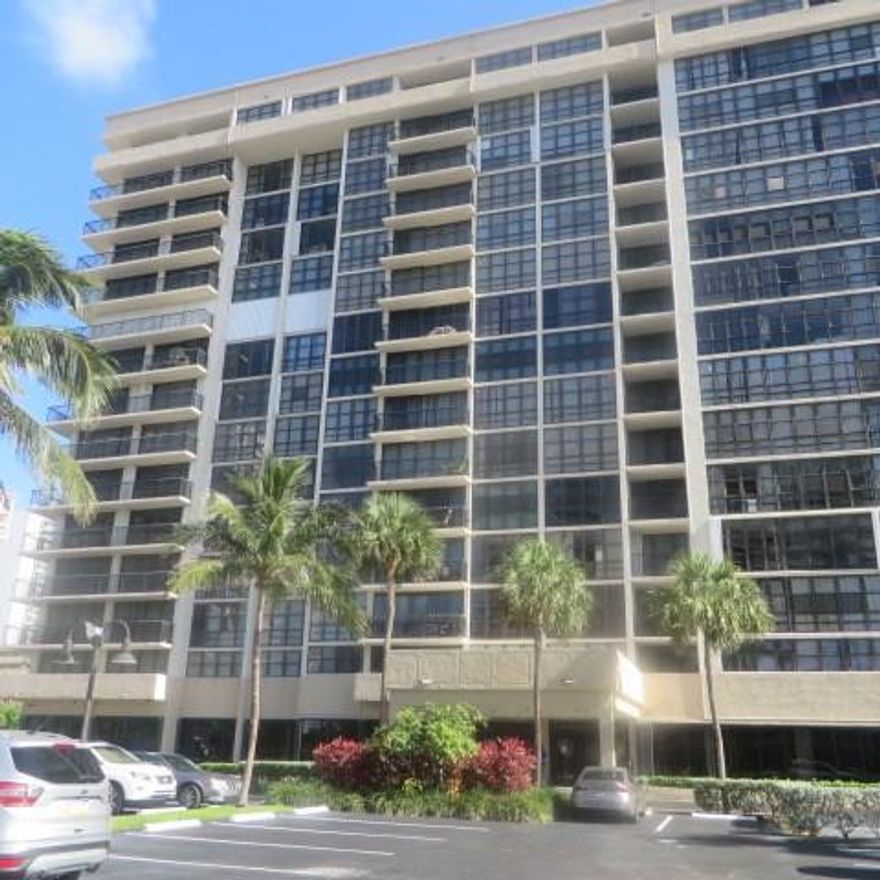 Open floor plan, lots of lights with floor to ceiling windows. Updated kitchen and baths. NO carpet. Amenities includes heated salt water pool, gym, tennis course, 24h security, high speed internet and basic cable. Owner occupant purchases can be reviewed after 8 days in MLS, investor purchases after 21 days.