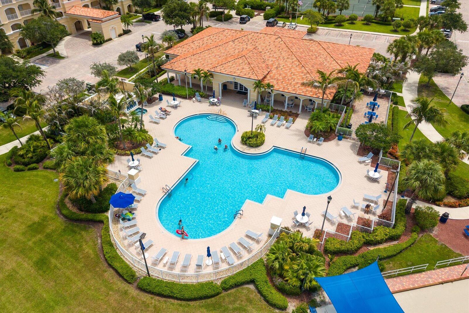 36 HARBOUR ISLE Drive W 104
