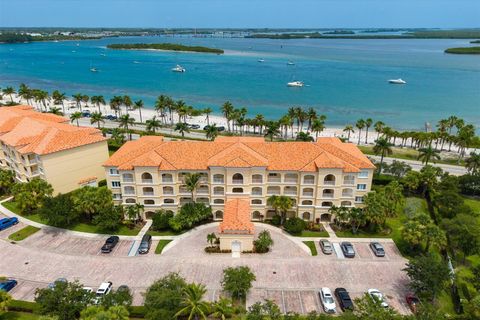 Tiny photo for 36 HARBOUR ISLE Drive W #104, Fort Pierce, FL 34949 (MLS # B26054263)