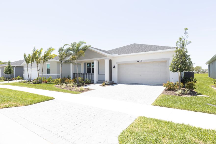 BRAND NEW HOME MOVE IN READY THIS PROPERTY FEATURES THE FOLLOWINGS: OPEN CONCEPT, KITCHEN COMES WITH STAINLESS STEEL APPLIANCES AND HAS AN ISLAND COUNTERTOP, SPLIT FLOOR PLAN,
SCREEN PORCH