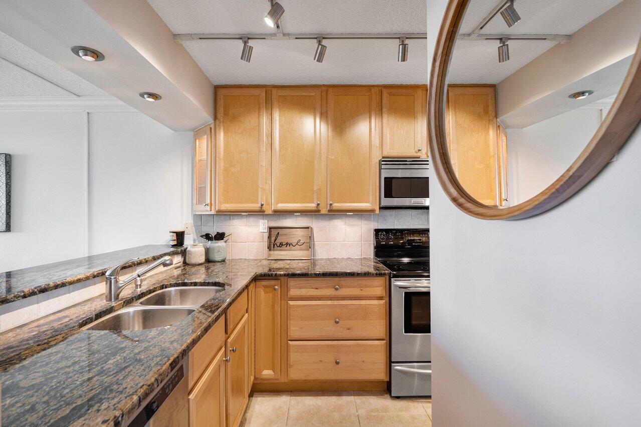 BOCA BAYOU CONDO - Residential Lease