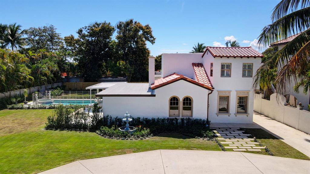 LAKEWOOD - Residential