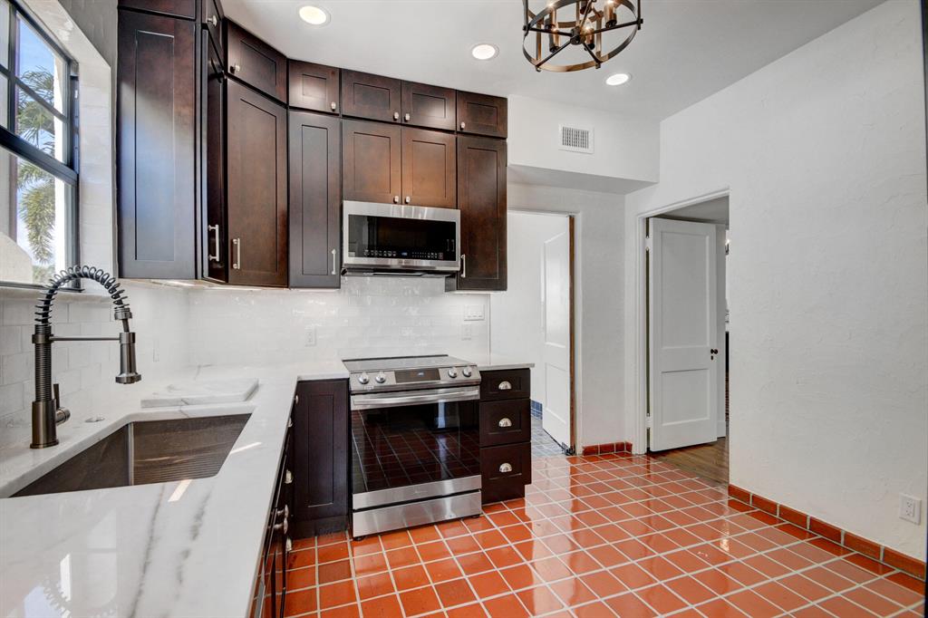 LAKEWOOD - Residential