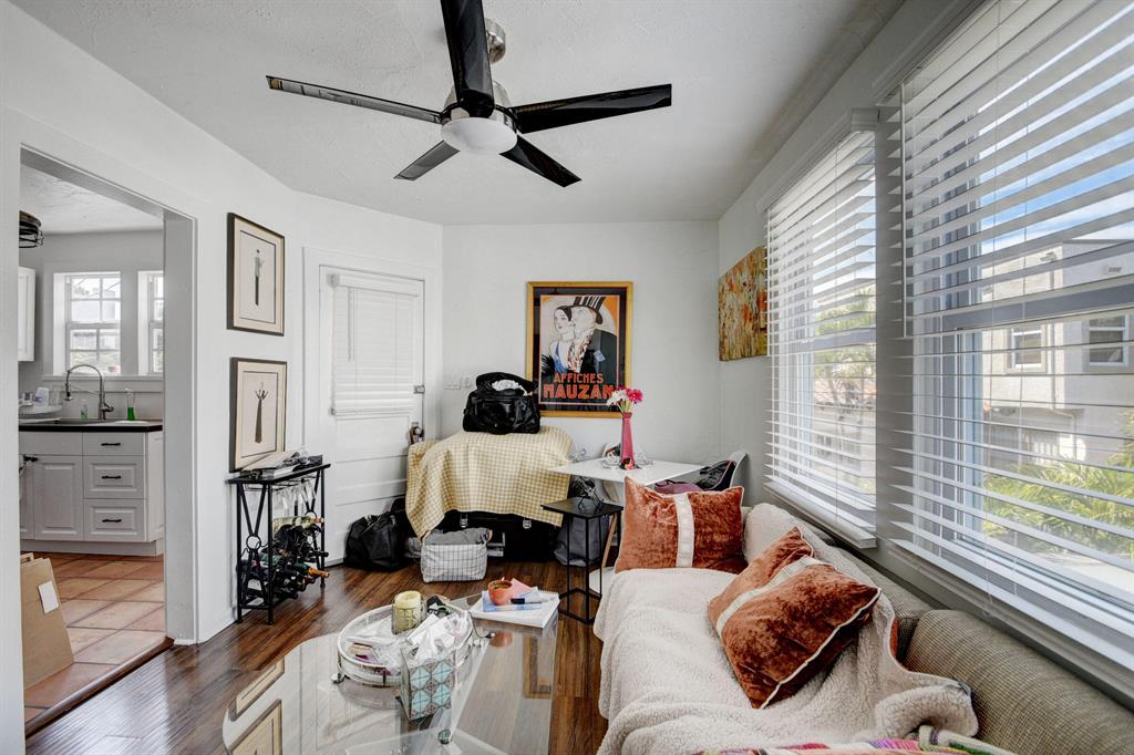 LAKEWOOD - Residential