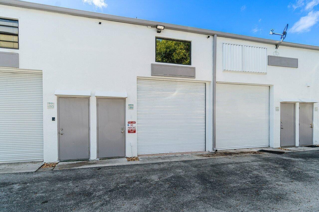 TURNPIKE COMMERCIAL PLAZA - Commercial Sale