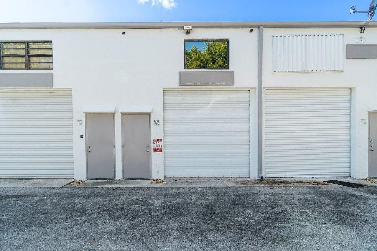 TURNPIKE COMMERCIAL PLAZA - Commercial Sale