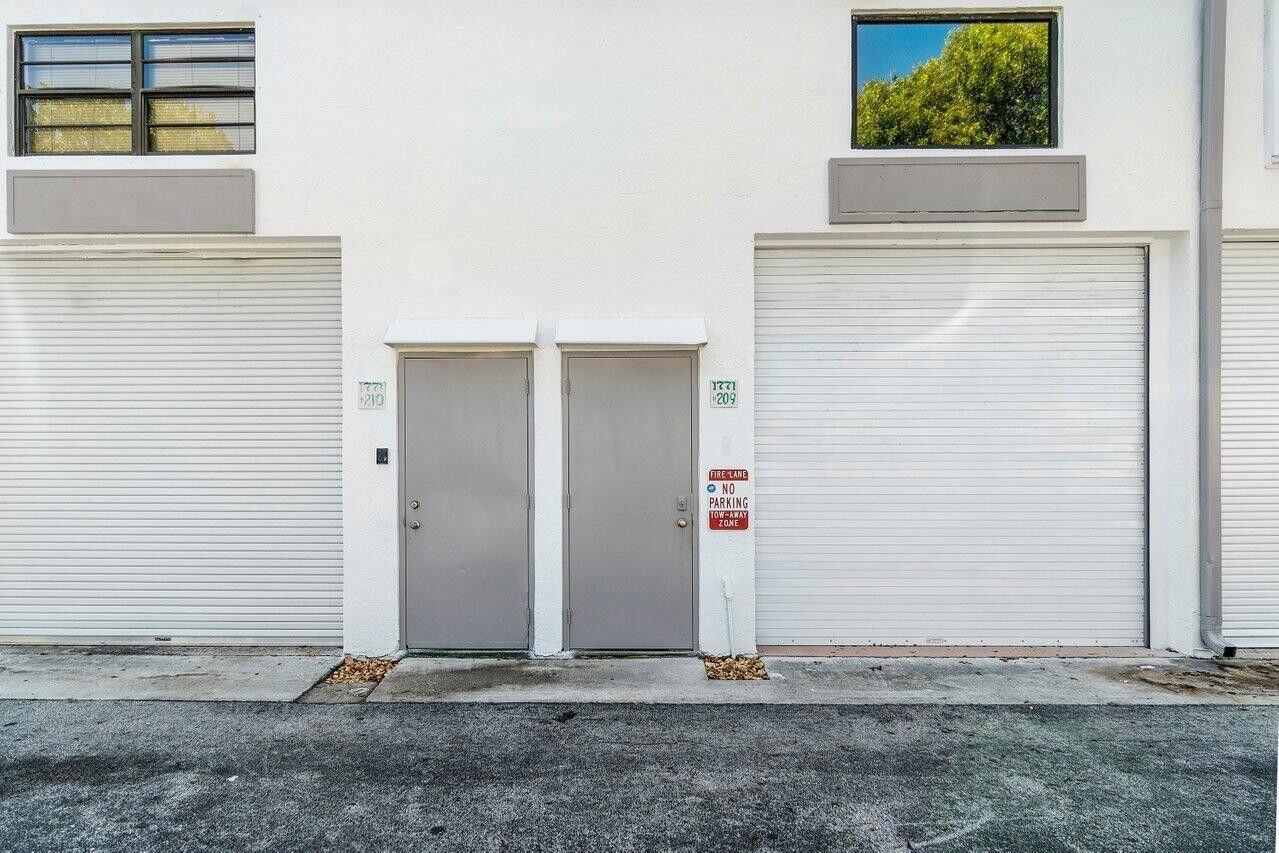 TURNPIKE COMMERCIAL PLAZA - Commercial Sale