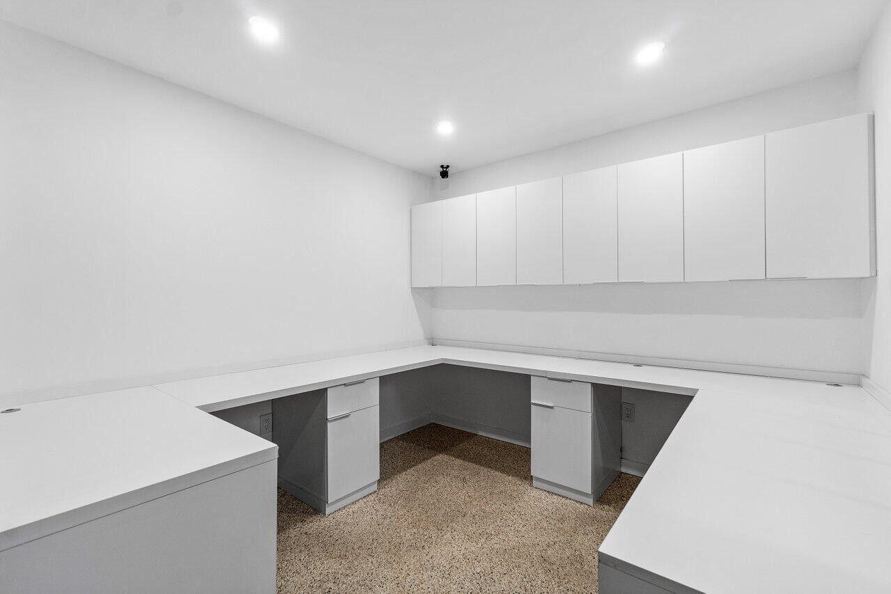 TURNPIKE COMMERCIAL PLAZA - Commercial Sale