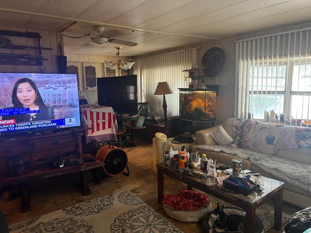 COUNTRY KNOLLS - Residential