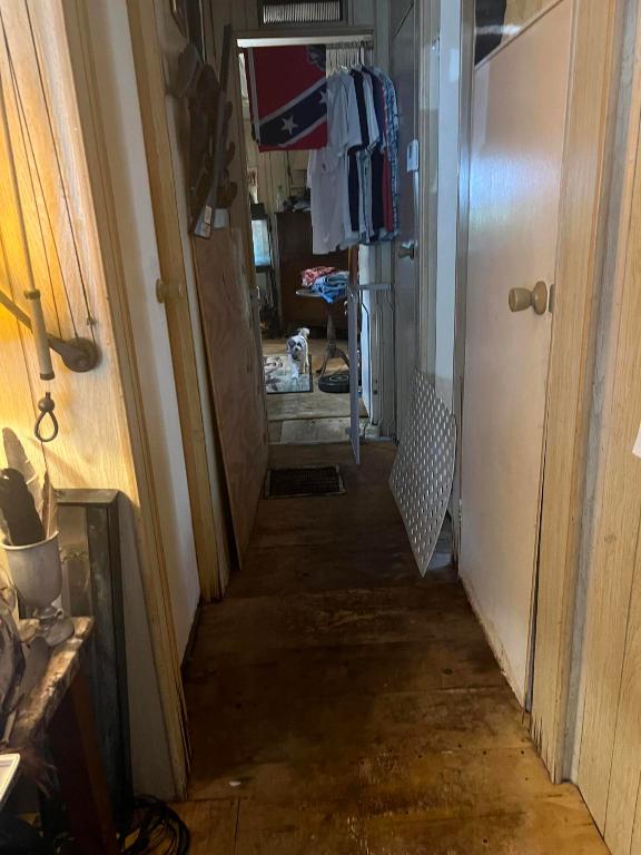 COUNTRY KNOLLS - Residential