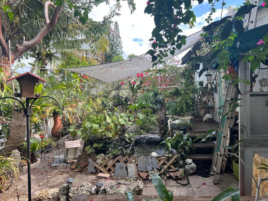 COUNTRY KNOLLS - Residential