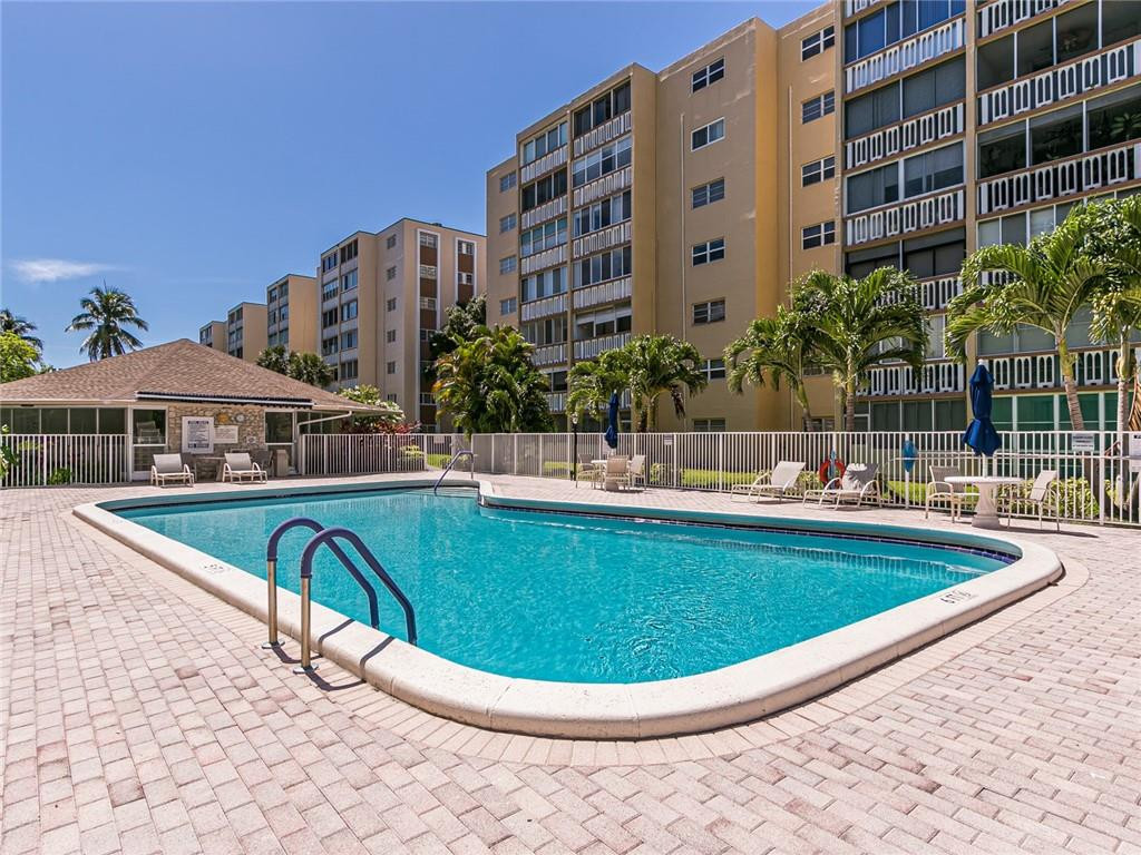 MEADOWBROOK - Residential
