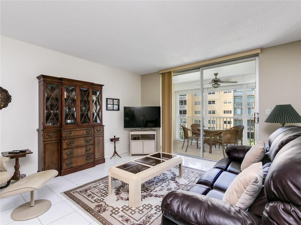 MEADOWBROOK - Residential