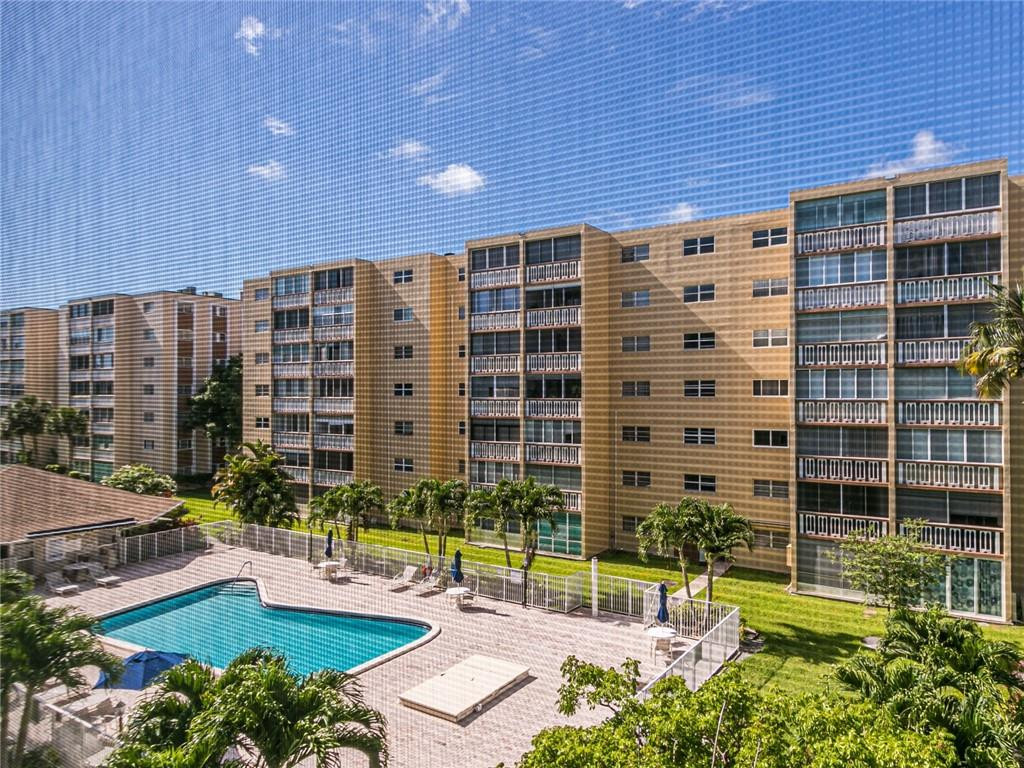 MEADOWBROOK - Residential