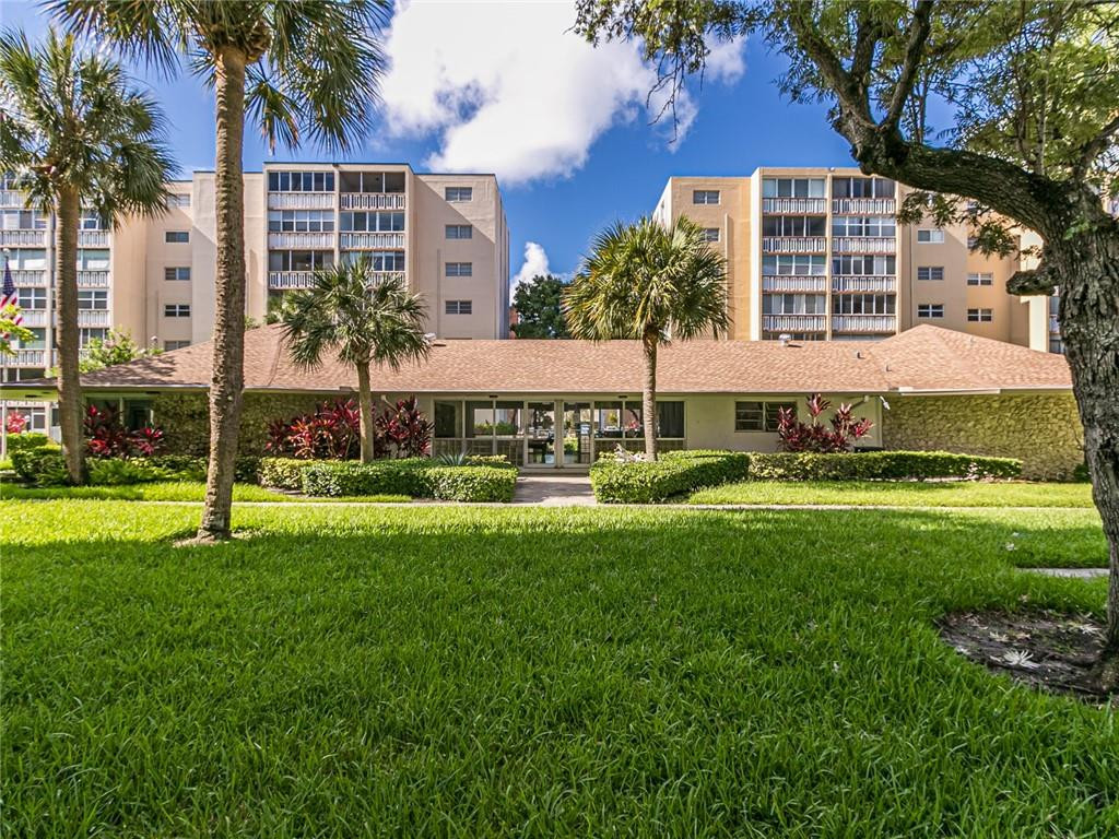 MEADOWBROOK - Residential