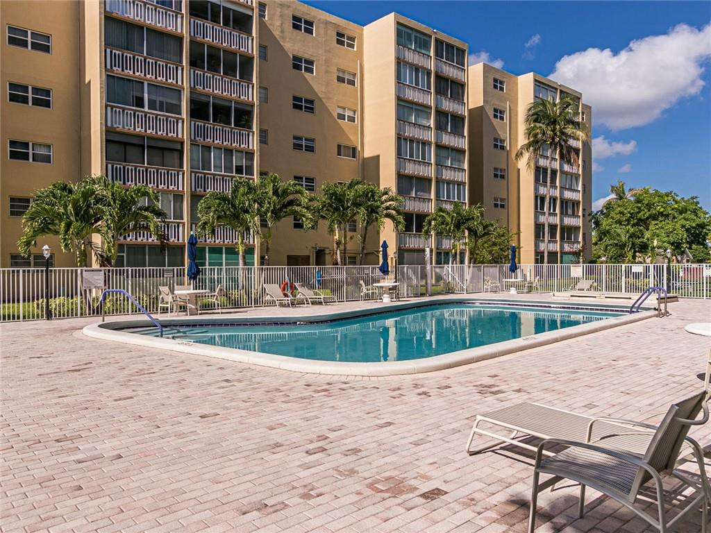 MEADOWBROOK - Residential