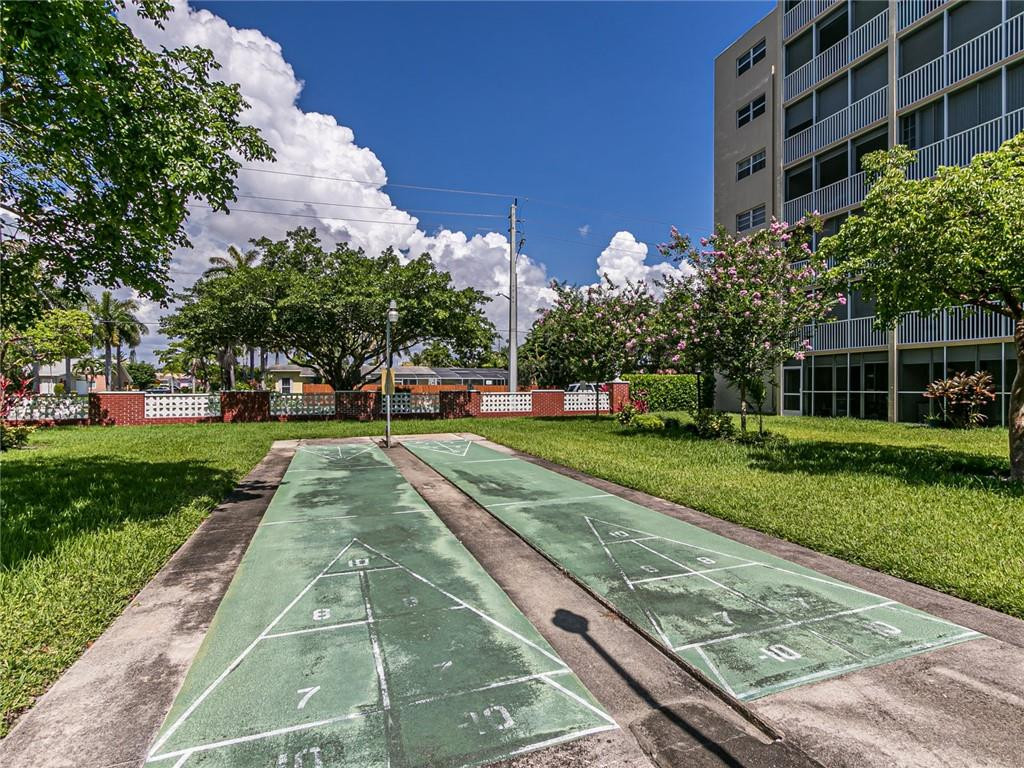 MEADOWBROOK - Residential